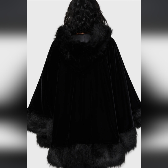 Killstar Black Faux Fur Trim Cloak - Picture 4 of 6